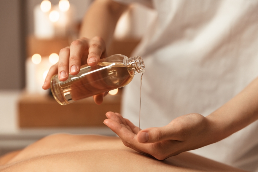 Aromaöl-Massage für wohltuende Entspannung